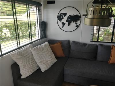 Geheel gerenoveerde stacaravan midden Frankrijk, Auvergne. 